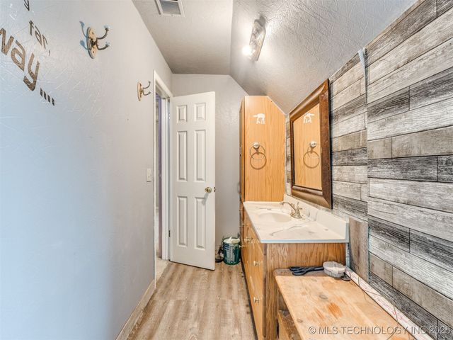 19184 E Summer Lane, Claremore, OK 74019