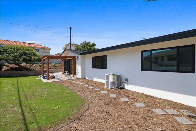 1703 Pescadores, San Pedro, CA 90732