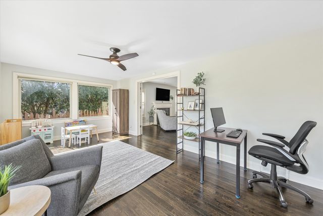 271 Sunset Avenue, Glen Ellyn, IL 60137