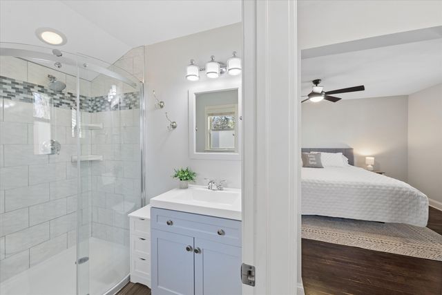 271 Sunset Avenue, Glen Ellyn, IL 60137