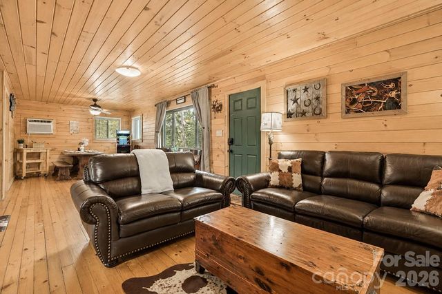 319 Blue Ridge Parkway 53, Bryson City, NC 28713