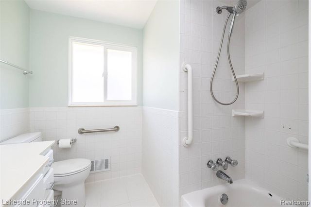 841 Driburg Drive, Commerce Twp, MI 48390
