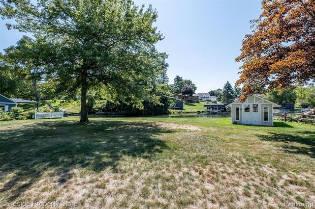 841 Driburg Drive, Commerce Twp, MI 48390