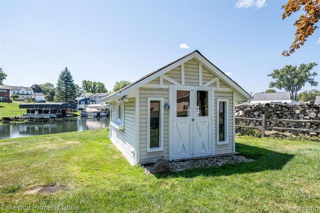 841 Driburg Drive, Commerce Twp, MI 48390