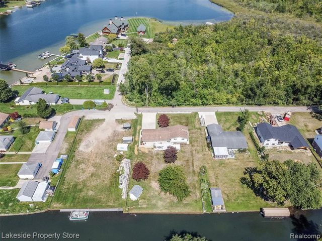 841 Driburg Drive, Commerce Twp, MI 48390