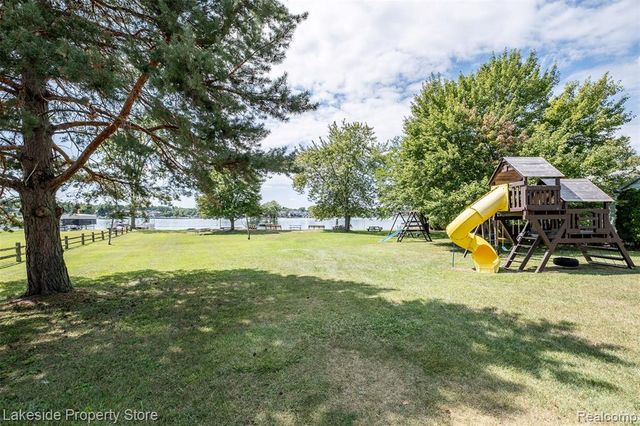 841 Driburg Drive, Commerce Twp, MI 48390