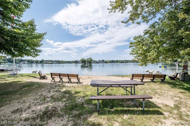 841 Driburg Drive, Commerce Twp, MI 48390