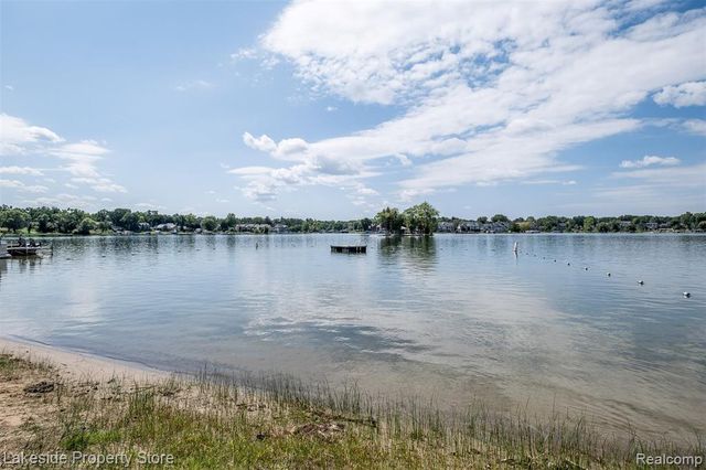 841 Driburg Drive, Commerce Twp, MI 48390