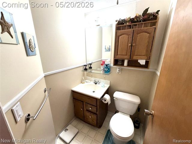 1004 Pelham Boulevard, Waterford, MI 48328
