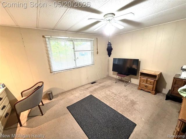 1004 Pelham Boulevard, Waterford, MI 48328