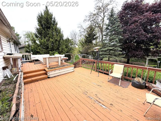 1004 Pelham Boulevard, Waterford, MI 48328