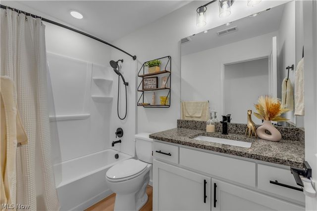 19 Third Avenue, Berea, OH 44017