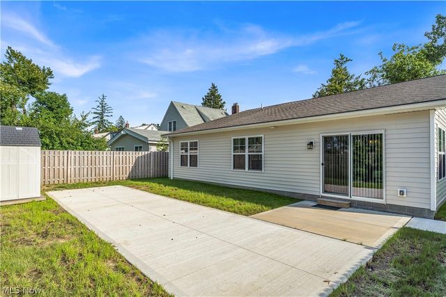 19 Third Avenue, Berea, OH 44017