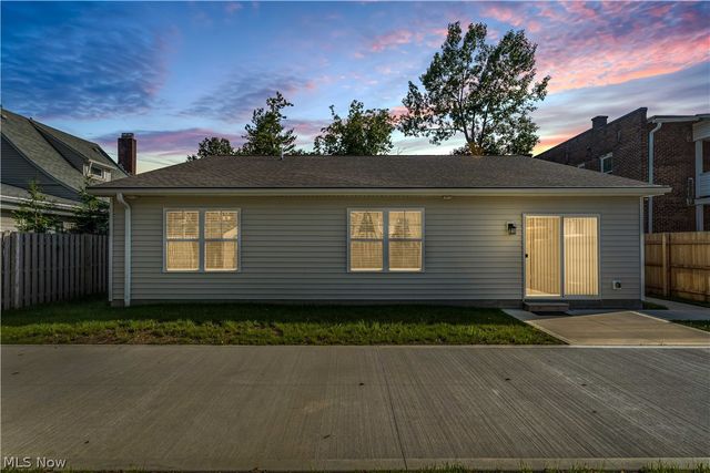19 Third Avenue, Berea, OH 44017