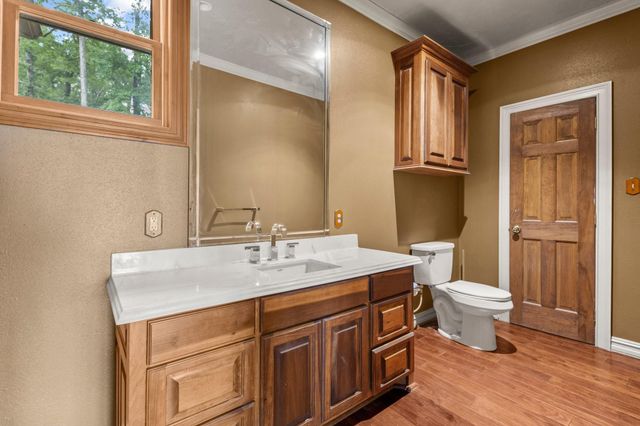 255 Laguna Pt, Hemphill, TX 75948