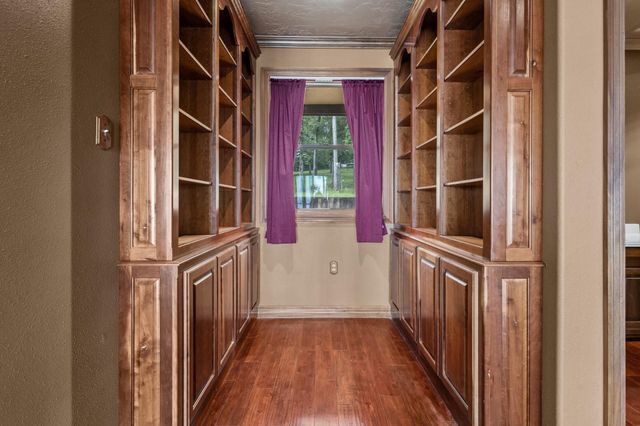 255 Laguna Pt, Hemphill, TX 75948