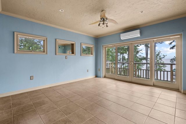 255 Laguna Pt, Hemphill, TX 75948