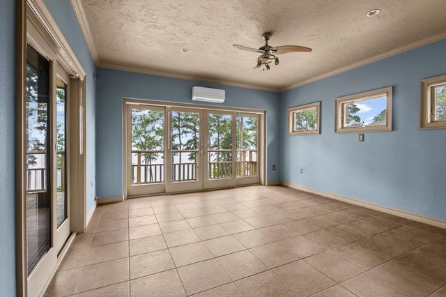 255 Laguna Pt, Hemphill, TX 75948