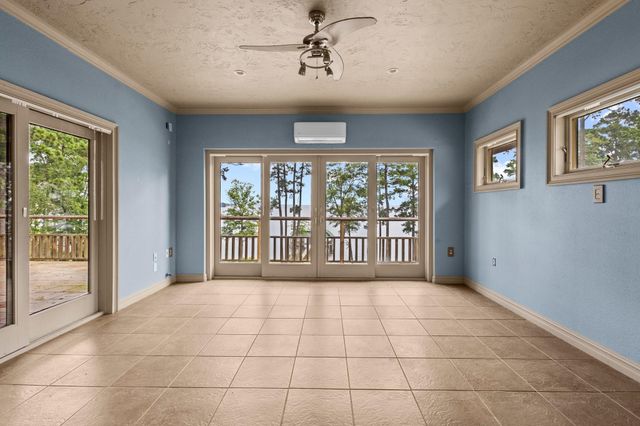 255 Laguna Pt, Hemphill, TX 75948