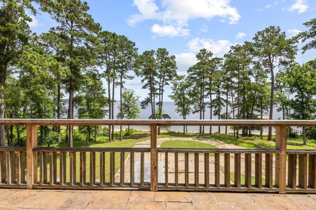 255 Laguna Pt, Hemphill, TX 75948