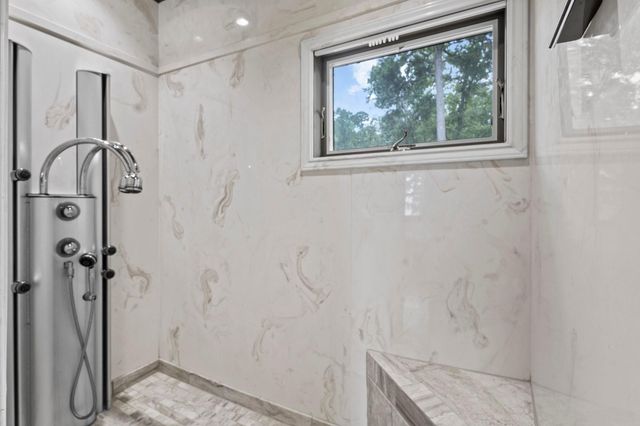 255 Laguna Pt, Hemphill, TX 75948