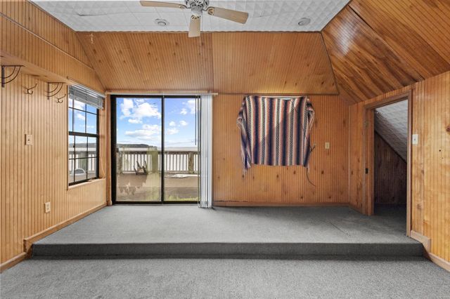 255 Laguna Pt, Hemphill, TX 75948