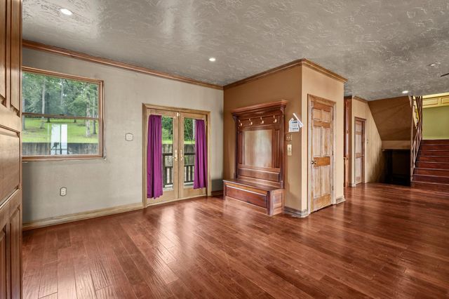 255 Laguna Pt, Hemphill, TX 75948