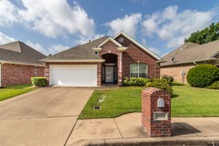 1836 Hollylake Circle, Tyler, TX 75703