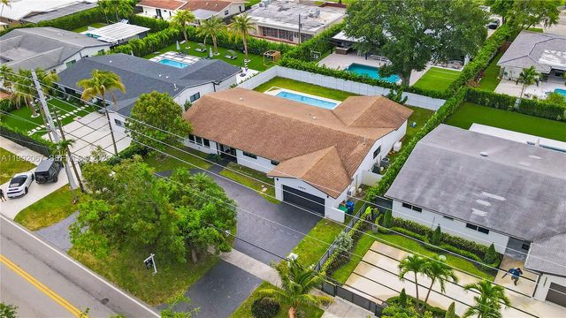 1850 NE 199th St, Miami, FL 33179