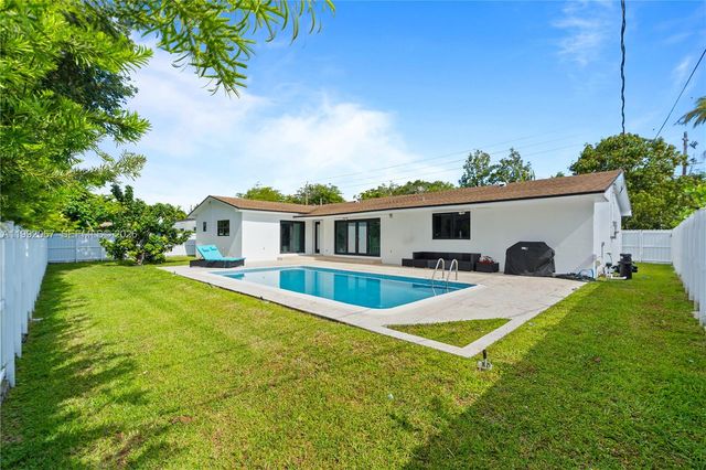 1850 NE 199th St, Miami, FL 33179