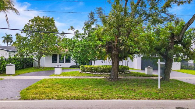1850 NE 199th St, Miami, FL 33179