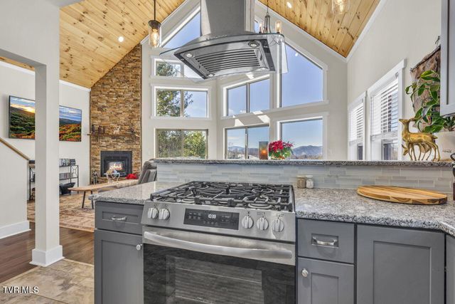 550 Ridgeview Drive, Mountain City, TN 37683