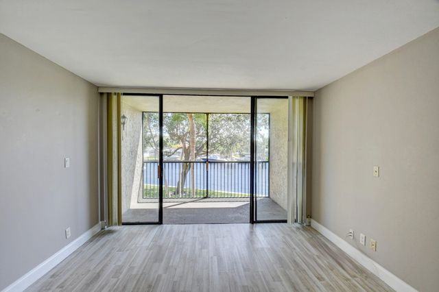 14 Royal Palm Way 2050, Boca Raton, FL 33432