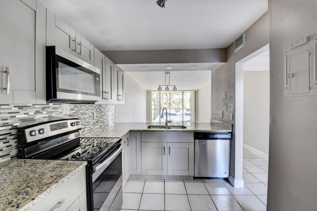 14 Royal Palm Way 2050, Boca Raton, FL 33432