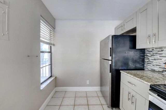 14 Royal Palm Way 2050, Boca Raton, FL 33432