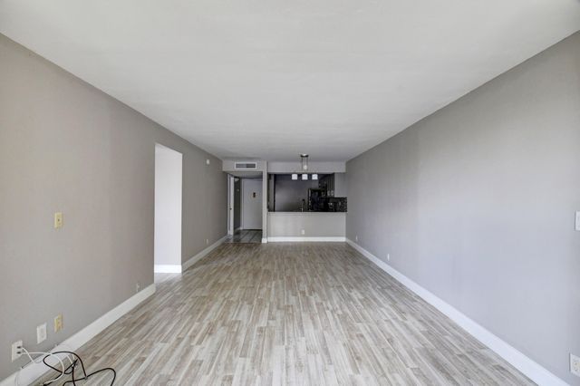 14 Royal Palm Way 2050, Boca Raton, FL 33432