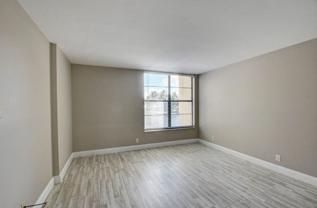 14 Royal Palm Way 2050, Boca Raton, FL 33432