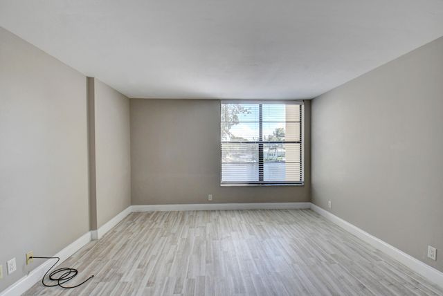 14 Royal Palm Way 2050, Boca Raton, FL 33432