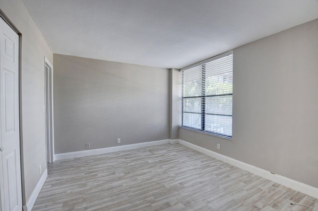 14 Royal Palm Way 2050, Boca Raton, FL 33432