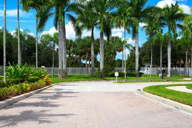 5817 Monterra Club Drive, Greenacres, FL 33463