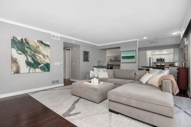 1207 Branding Iron Circle, Vista, CA 92081