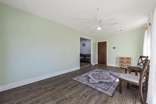 3230 W Pryor Avenue, Visalia, CA 93277