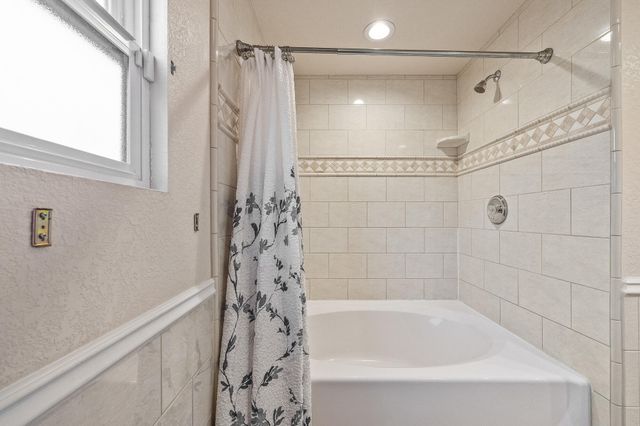 3230 W Pryor Avenue, Visalia, CA 93277