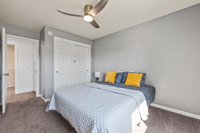 3230 W Pryor Avenue, Visalia, CA 93277