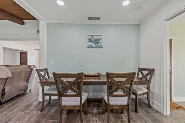 3230 W Pryor Avenue, Visalia, CA 93277