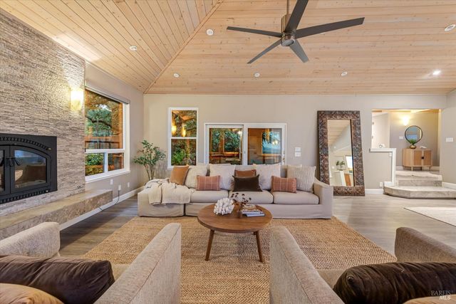 1205 Calle Del Arroyo Rd, Sonoma, CA 95476