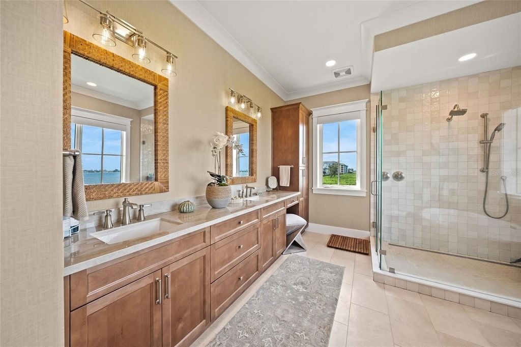 Image 20 of property listing at 332 HARBOUR SOUND COURT, Bradenton, FL 34209