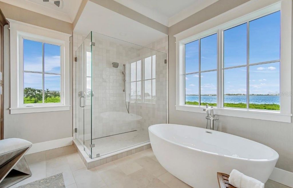 Image 21 of property listing at 332 HARBOUR SOUND COURT, Bradenton, FL 34209