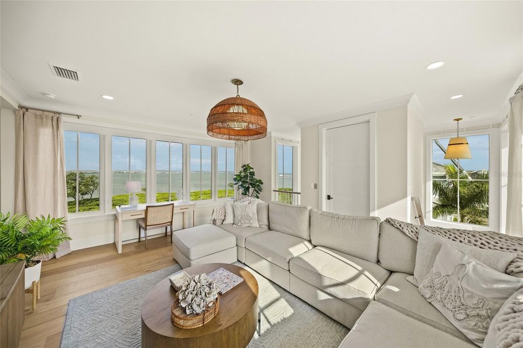 Image 27 of property listing at 332 HARBOUR SOUND COURT, Bradenton, FL 34209
