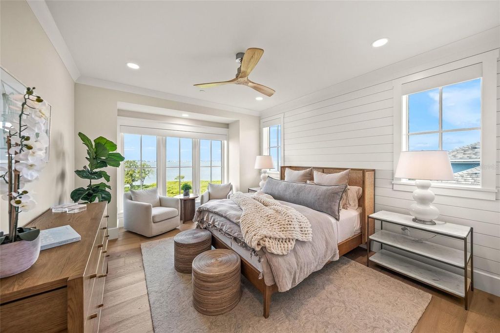 Image 29 of property listing at 332 HARBOUR SOUND COURT, Bradenton, FL 34209